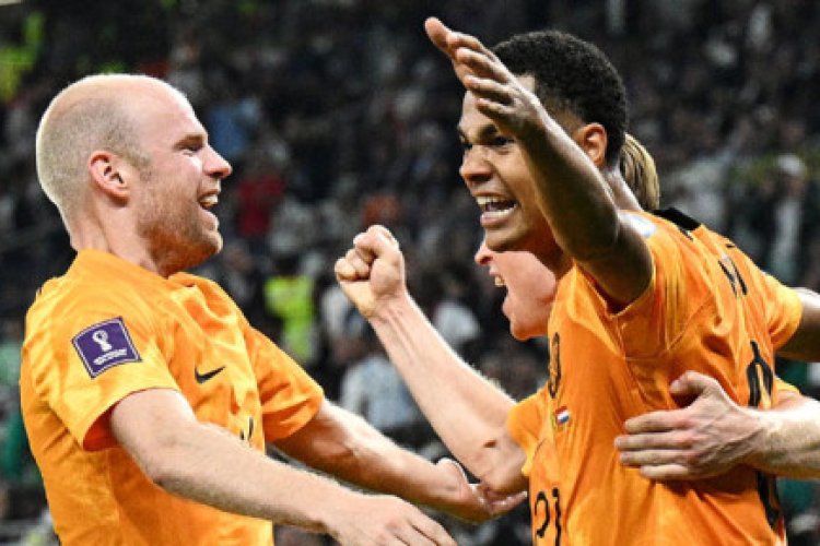 Netherlands strike late to beat Senegal on World Cup return