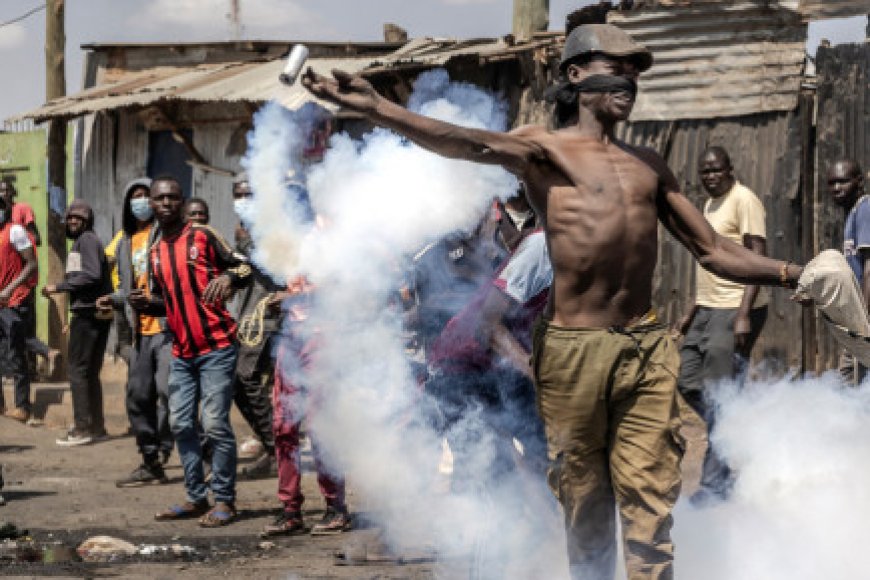 Police and protesters clash in Nairobi as calls for talks grow